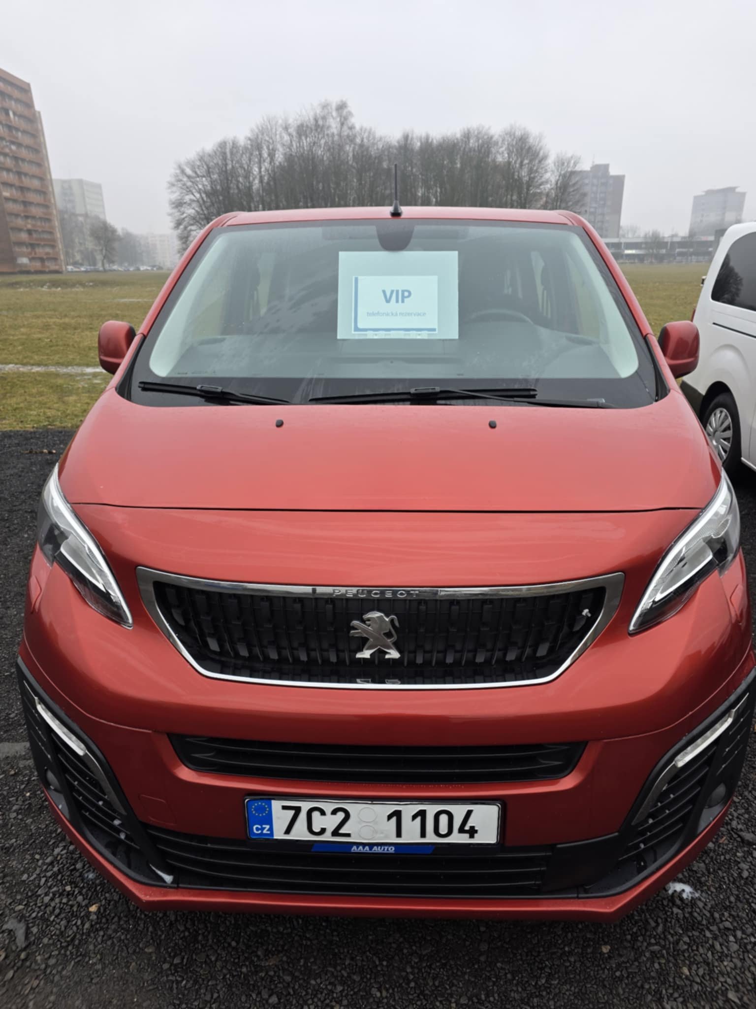 peugeot_expert_cerveny_pronajem_3